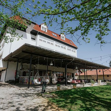 Aqua Hotel Gyula Extérieur photo