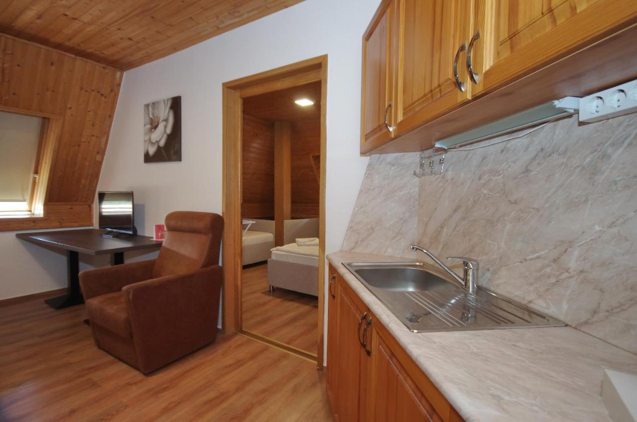 Aqua Hotel Gyula Extérieur photo