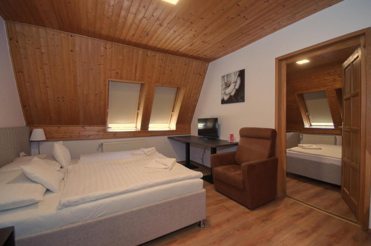 Aqua Hotel Gyula Extérieur photo