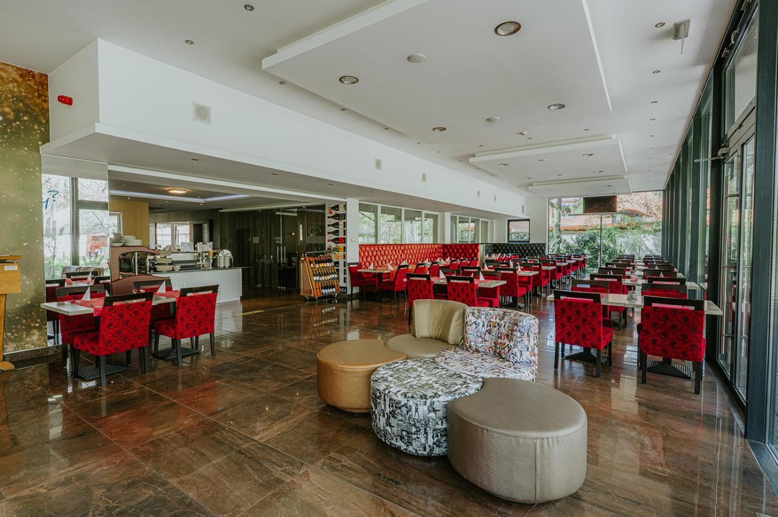 Aqua Hotel Gyula Extérieur photo