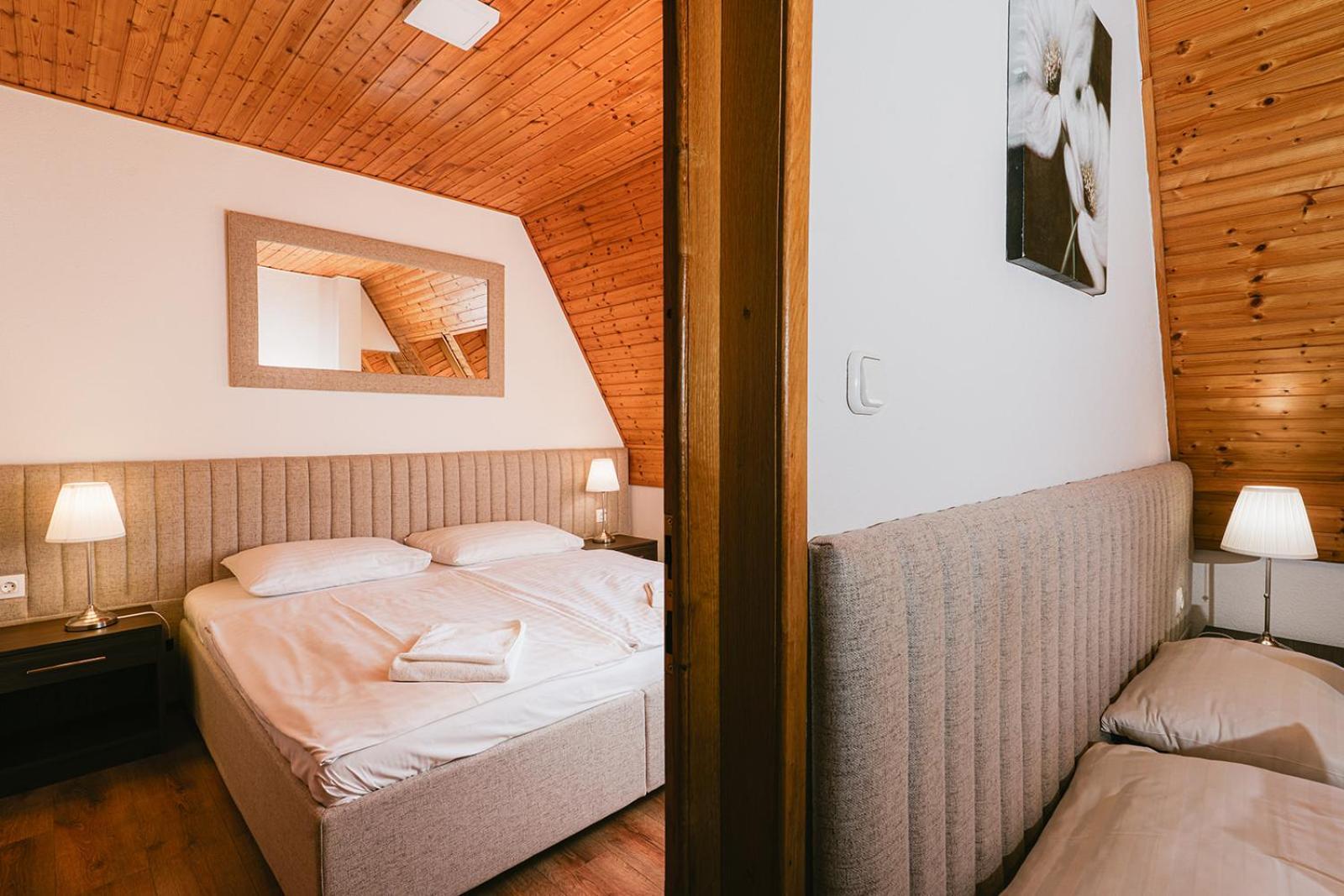 Aqua Hotel Gyula Extérieur photo