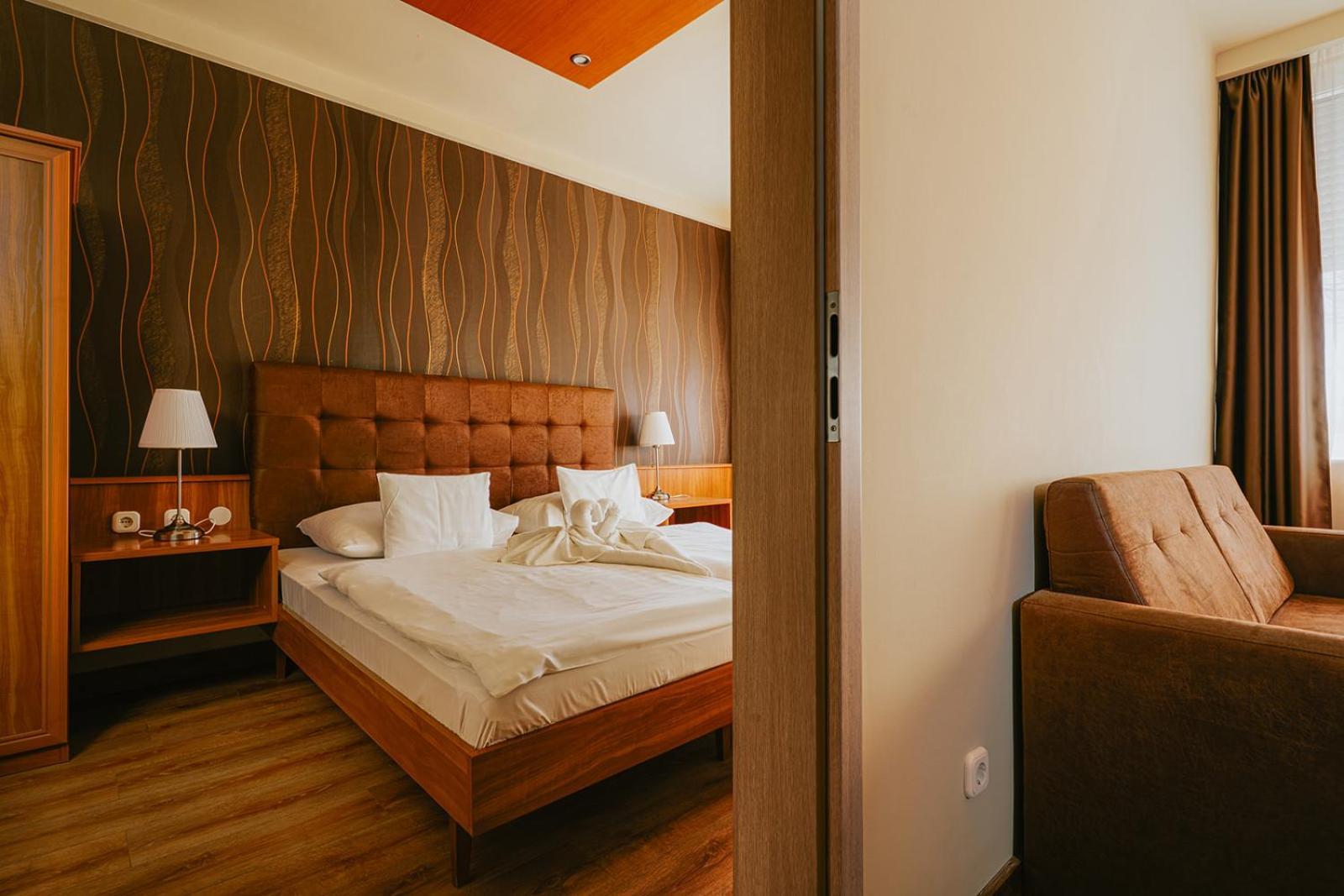 Aqua Hotel Gyula Extérieur photo