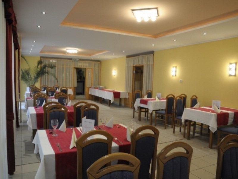 Aqua Hotel Gyula Extérieur photo